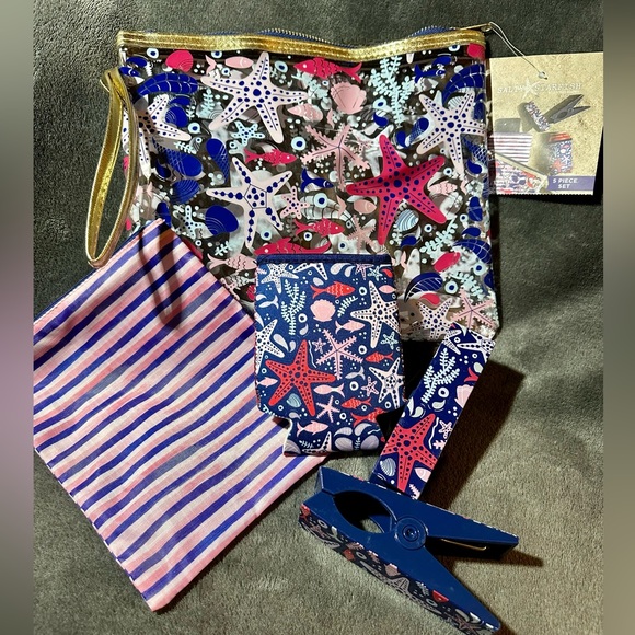 2 KITS! NWT BEACH ESSENTIALS BY THE PAPER STORE - Picture 3 of 12